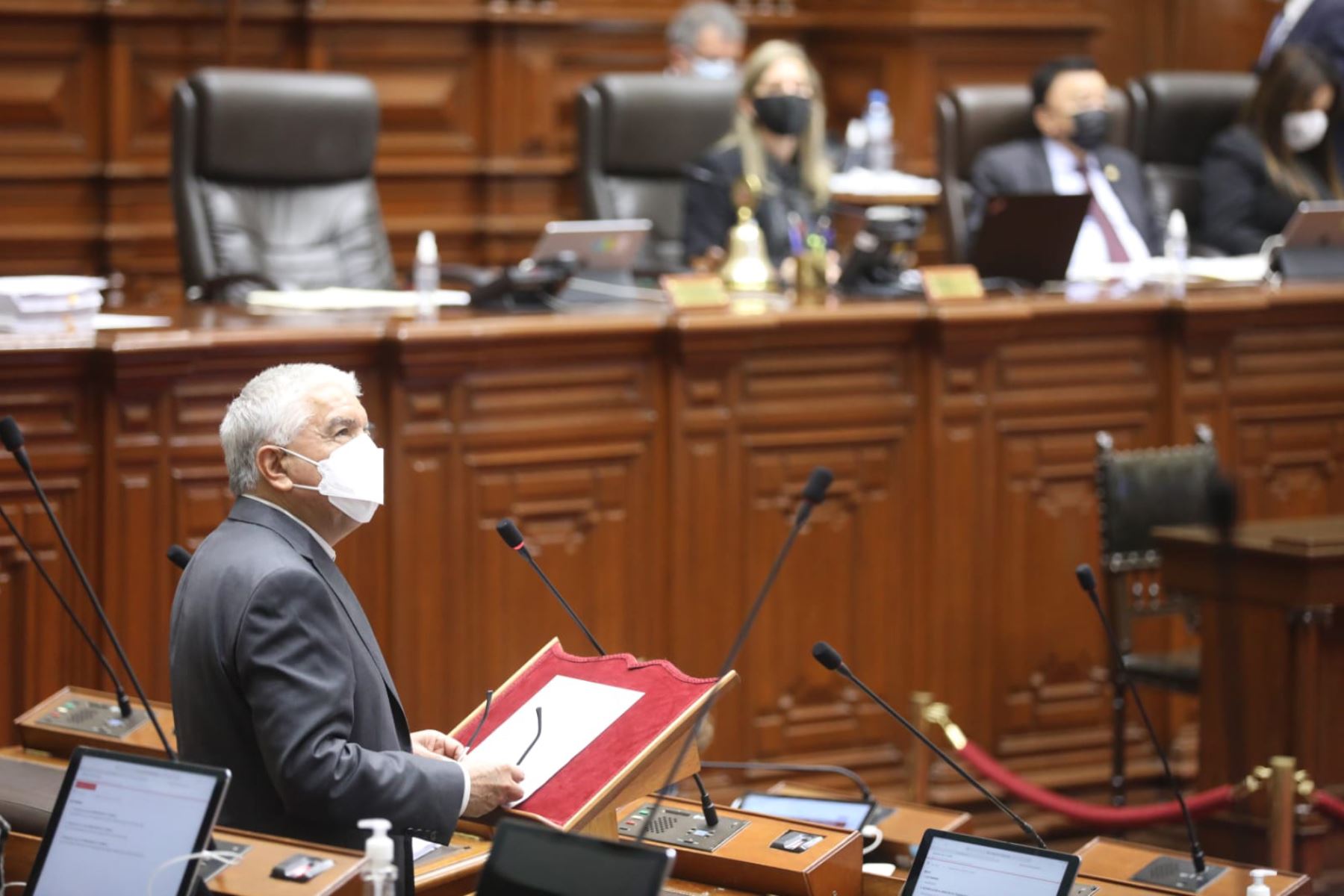 Presidente de la Comisión de Presupuesto del Congreso, Héctor Acuña. Foto: Congreso.