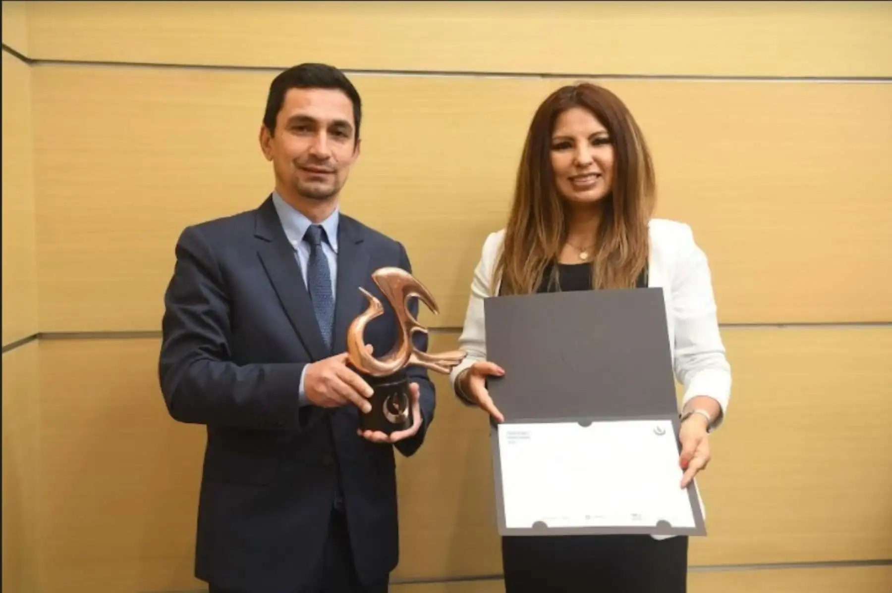 Sunat recibe precio Creatividad Empresarial 2021 por su proyecto Cadena. Foto: Cortesía.