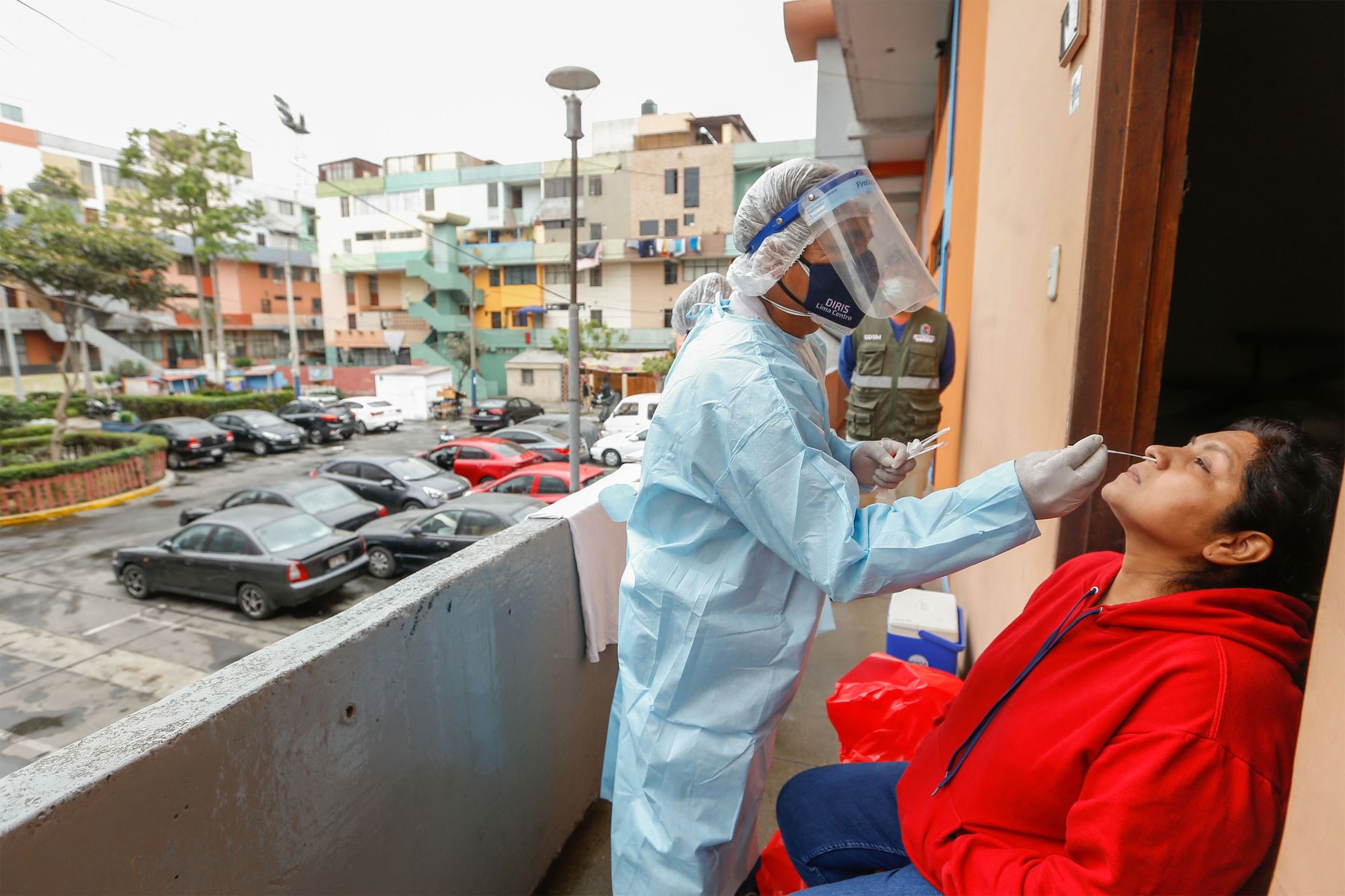 Covid-19: Perú reporta 999 contagios y 13 fallecidos en el último día