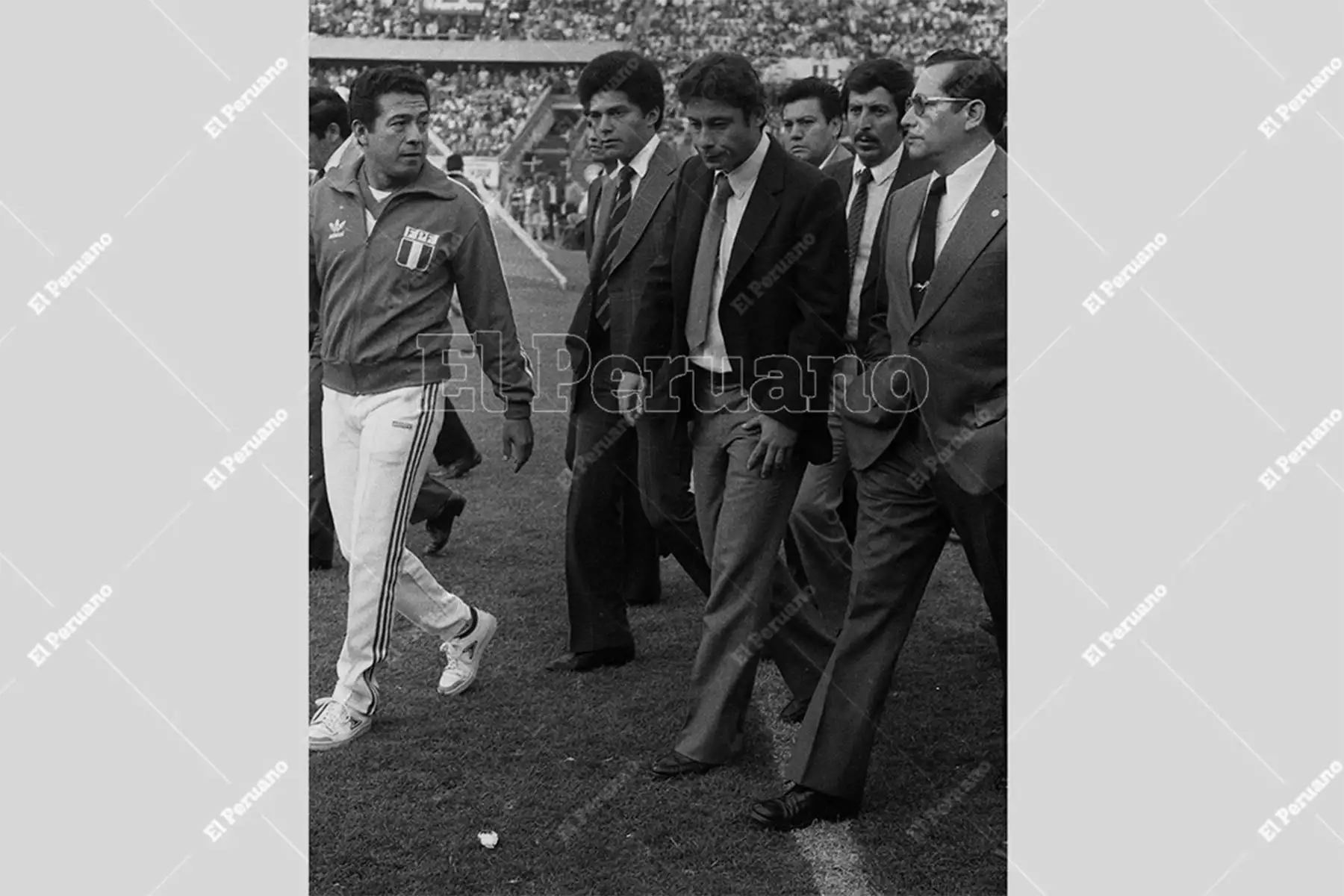 Lima - 23 junio 1985 / Roberto Chale entrenador de la selección peruana de fútbol que venció en el Estadio Nacional 1-0  a Argentina en la penúltima fecha del Grupo 1 de las eliminatorias  para el mundial de México 86. 
Foto: Archivo Histórico de El Peruano / Américo Alburquerque
