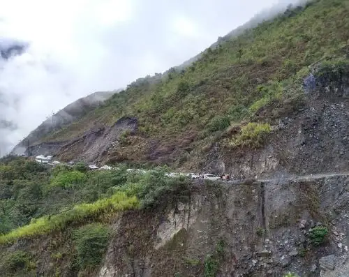 Derrumbe por lluvias intensas restringe el tránsito en la vía alterna al parque arqueológico Machu Picchu, en Cusco. Las precipitaciones causaron también la caída de una plataforma. ANDINA/Difusión