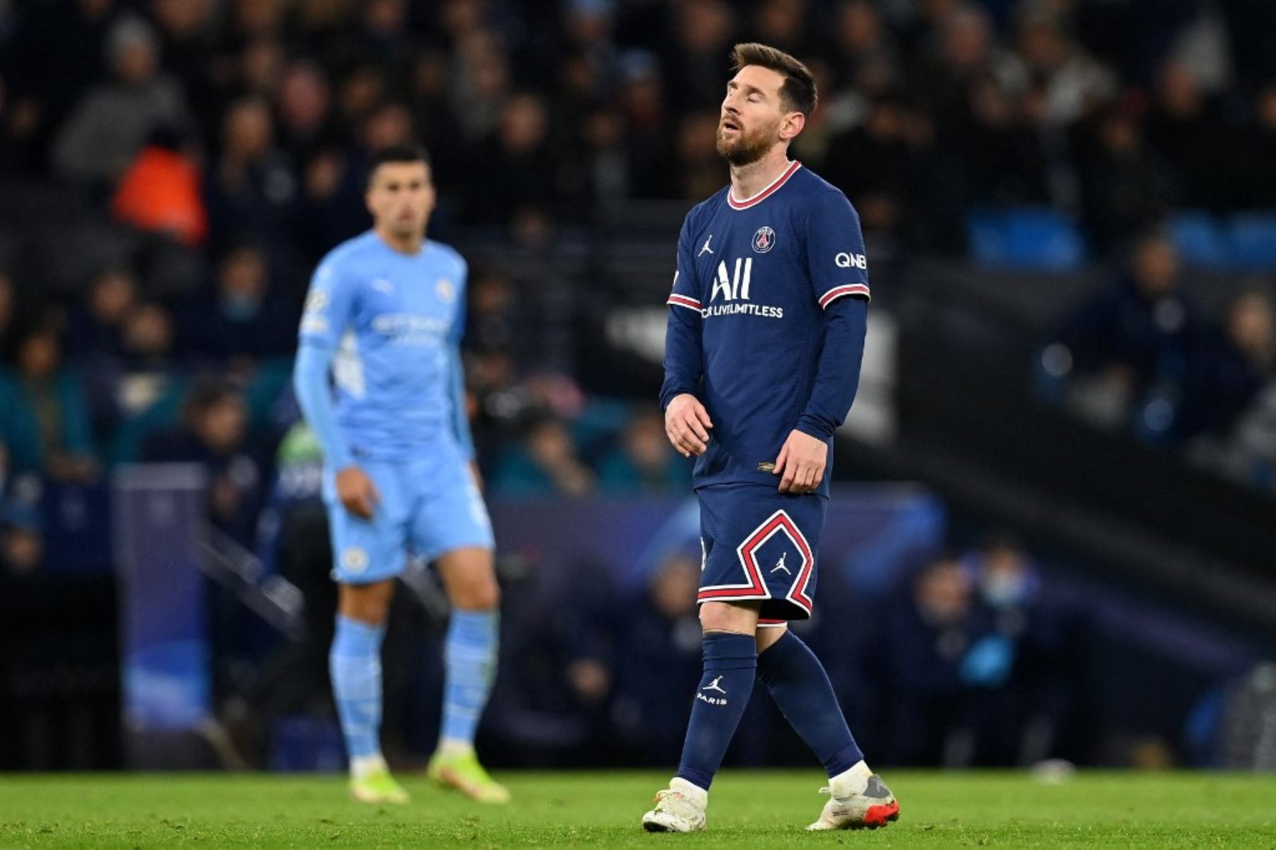 Messi no pudo salir victorioso del campo del Manchester