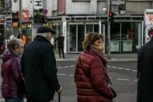 Alemania supera los 100,000 muertos por covid-19 desde comienzo de la pandemia.