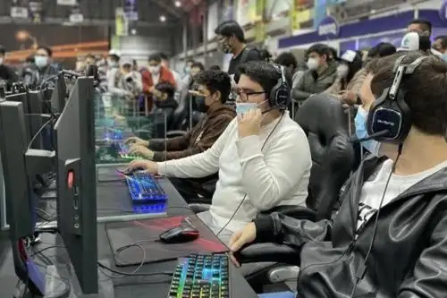 Thunder Predator y Beastcoast hablaron sobre su experiencia en la última The International, así como sobre sus expectativas sobre la siguiente DPC y sobre sus alianzas a futuro. Foto: Trovo