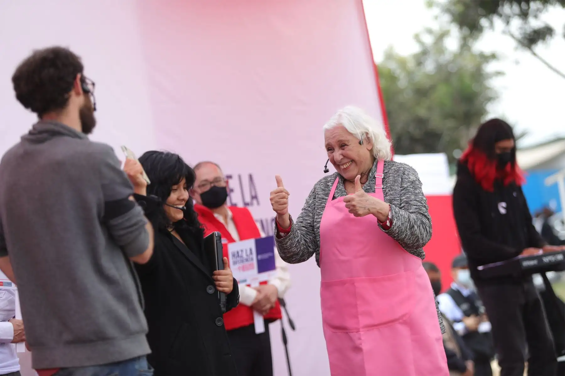 Ministra de la Mujer y Poblaciones Vulnerables, Anahí  Durand, junto al ministro del Interior, Avelino Guillén y organizaciones sociales de mujeres participan en el lanzamiento de la campaña  "Haz la diferencia, frena la violencia" en el marco del Día Internacional de la Eliminación de la Violencia contra la Mujer. 
Foto: Mimp