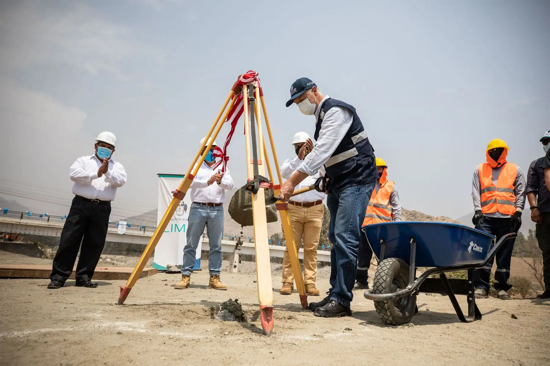 Alcalde de Lima, Jorge Muñoz supervisa inicio de obras en el puente Inca Moya, en Cieneguilla.
Foto: MML