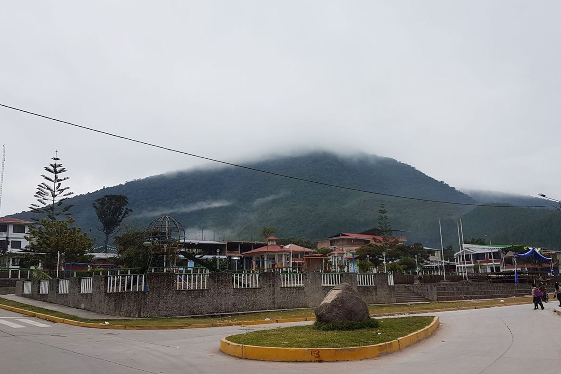 Plaza de Armas del distrito de Huancabamba, en la región Pasco. Foto: Internet/Medios.