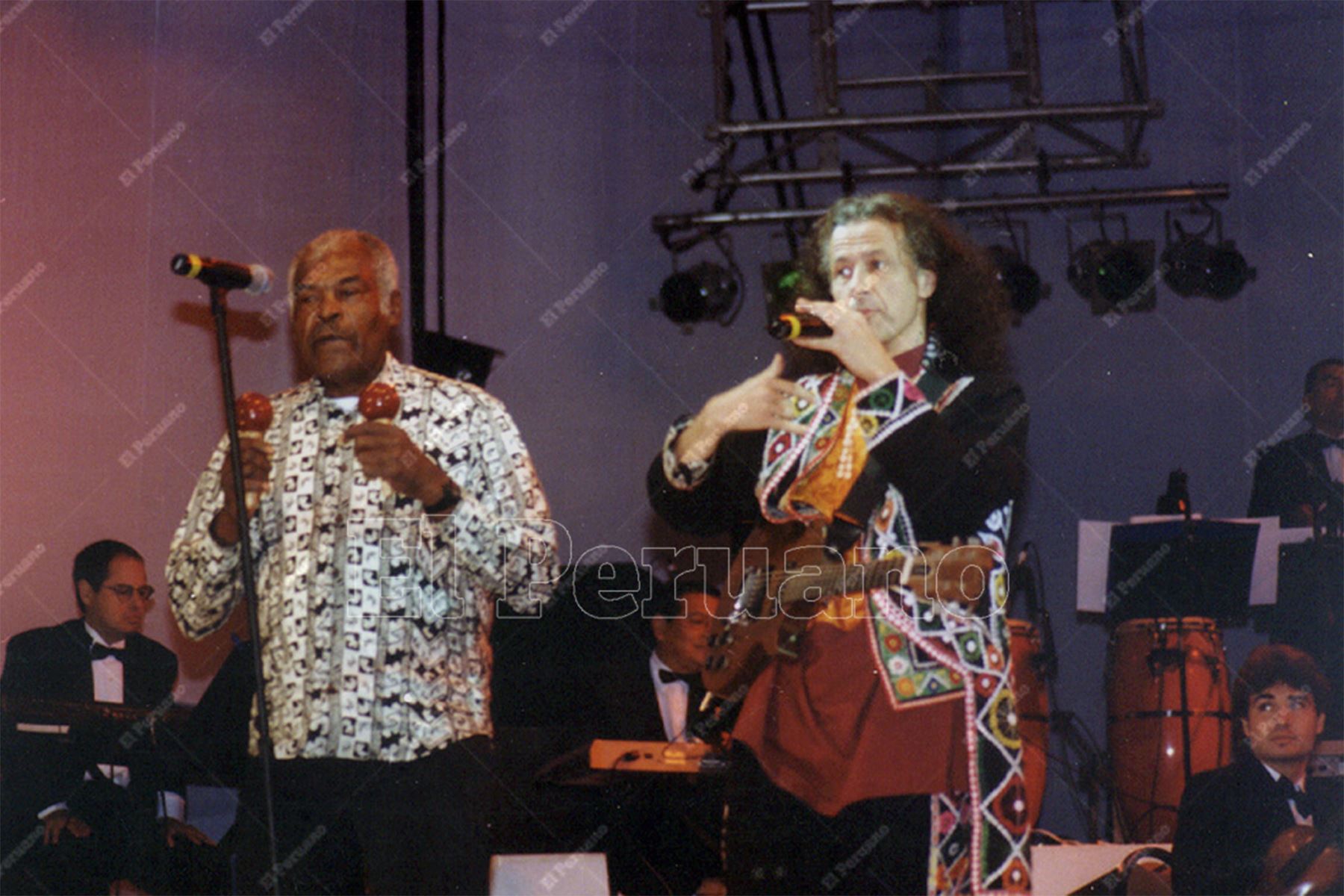 Lima - década 1990 / Amador Ballumbrosio y Miki González en concierto. 
Foto: Archivo Histórico de El Peruano