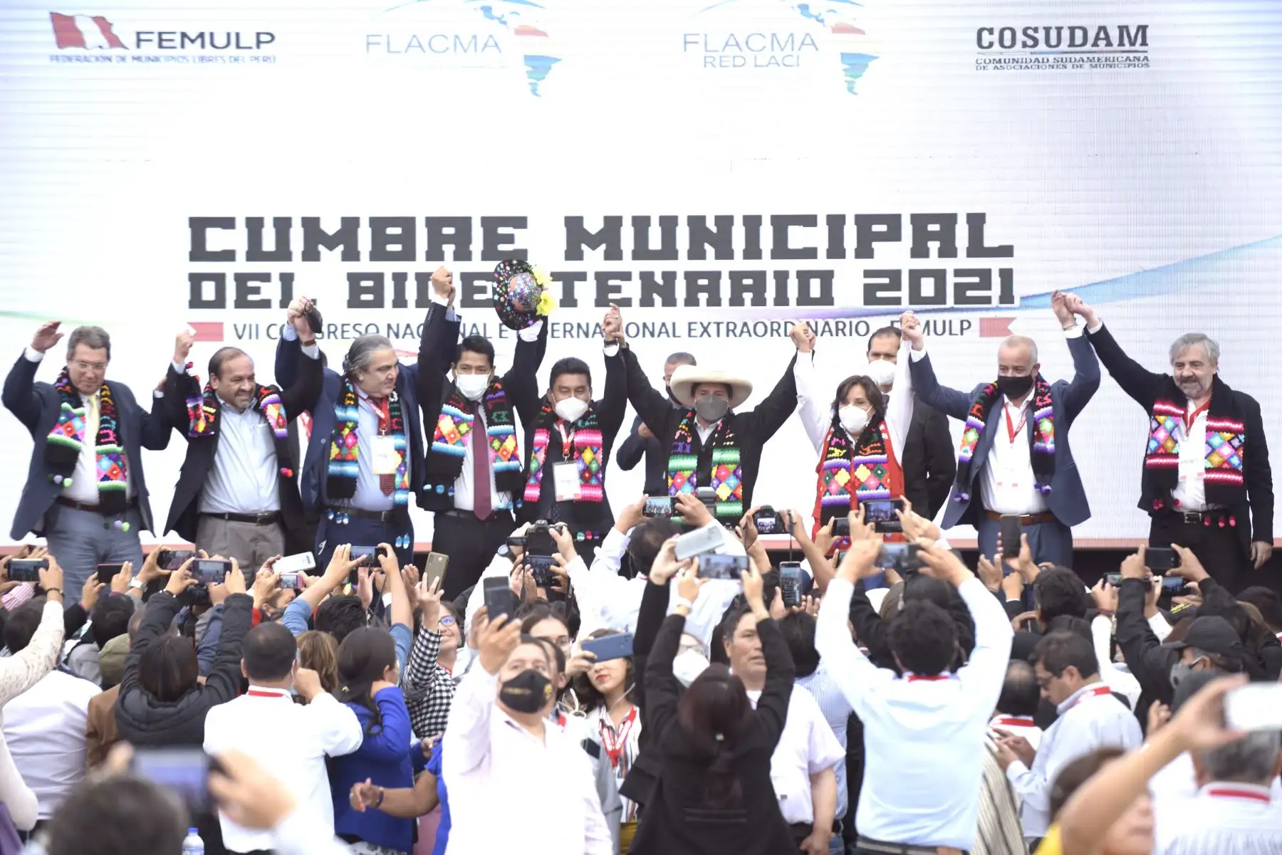 El presidente de la República, Pedro Castillo, asiste a la clausura de la Cumbre Municipal del Bicentenario 2021, organizada por la Federación de Municipios Libres del Perú, en el distrito de Ate. Foto: ANDINA/Prensa Presidencia