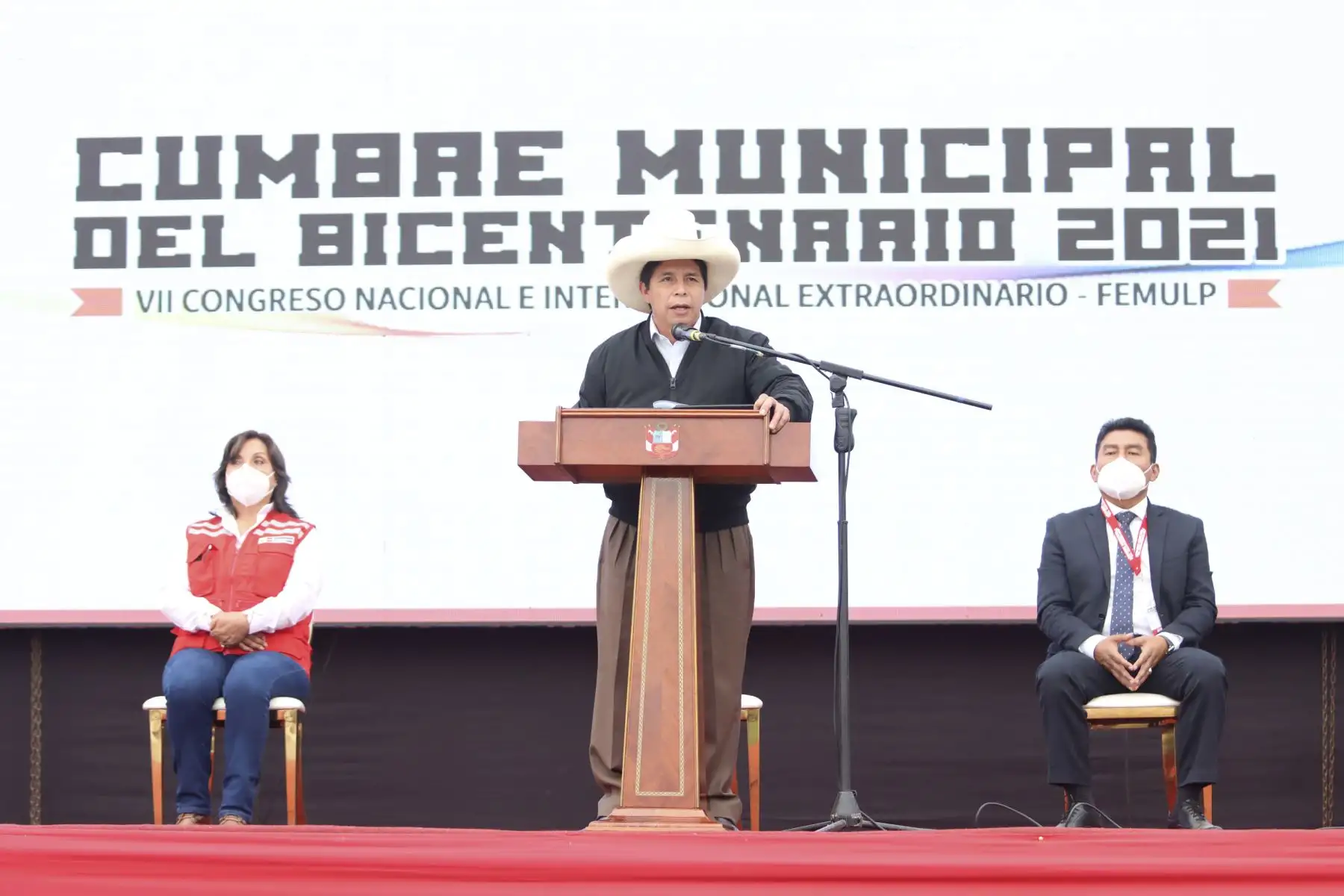 El presidente de la República, Pedro Castillo, asiste a la Clausura de la Cumbre Municipal del Bicentenario 2021, organizada por la Federación de Municipios Libres del Perú. Foto: ANDINA/Prensa Presidencia