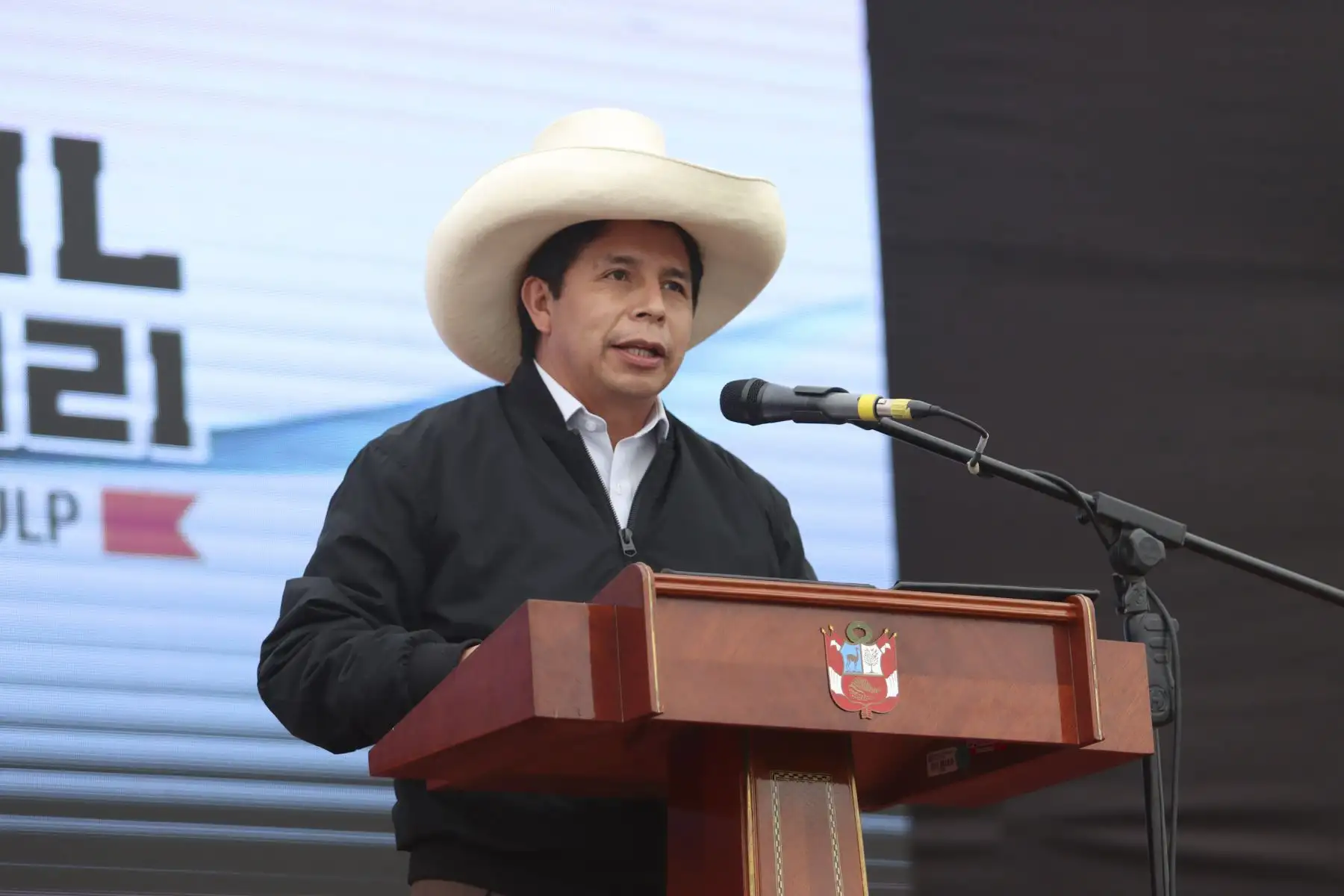 El presidente de la República, Pedro Castillo, asiste a la clausura de la Cumbre Municipal del Bicentenario 2021, organizada por la Federación de Municipios Libres del Perú. Foto: ANDINA/Prensa Presidencia