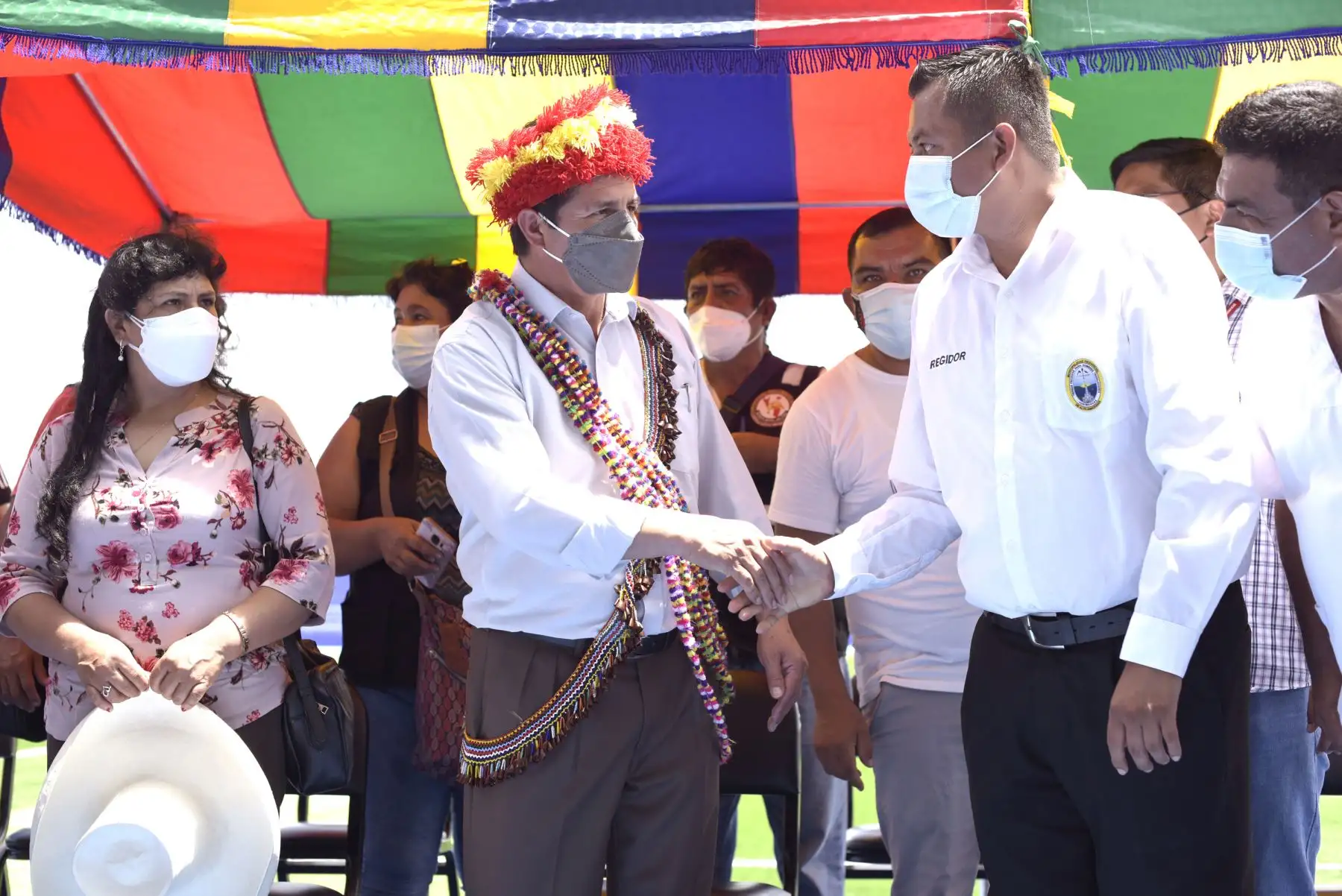 El presidente de la República, Pedro Castillo, junto a la Primera Dama, Lilia Paredes, participa en la ceremonia de inauguración del VII Encuentro Nacional de Rondas Campesinas, Nativas y Urbanas del Perú, que se desarrolla en distrito de Yurimaguas, región Loreto. Foto: ANDINA/Prensa Presidencia