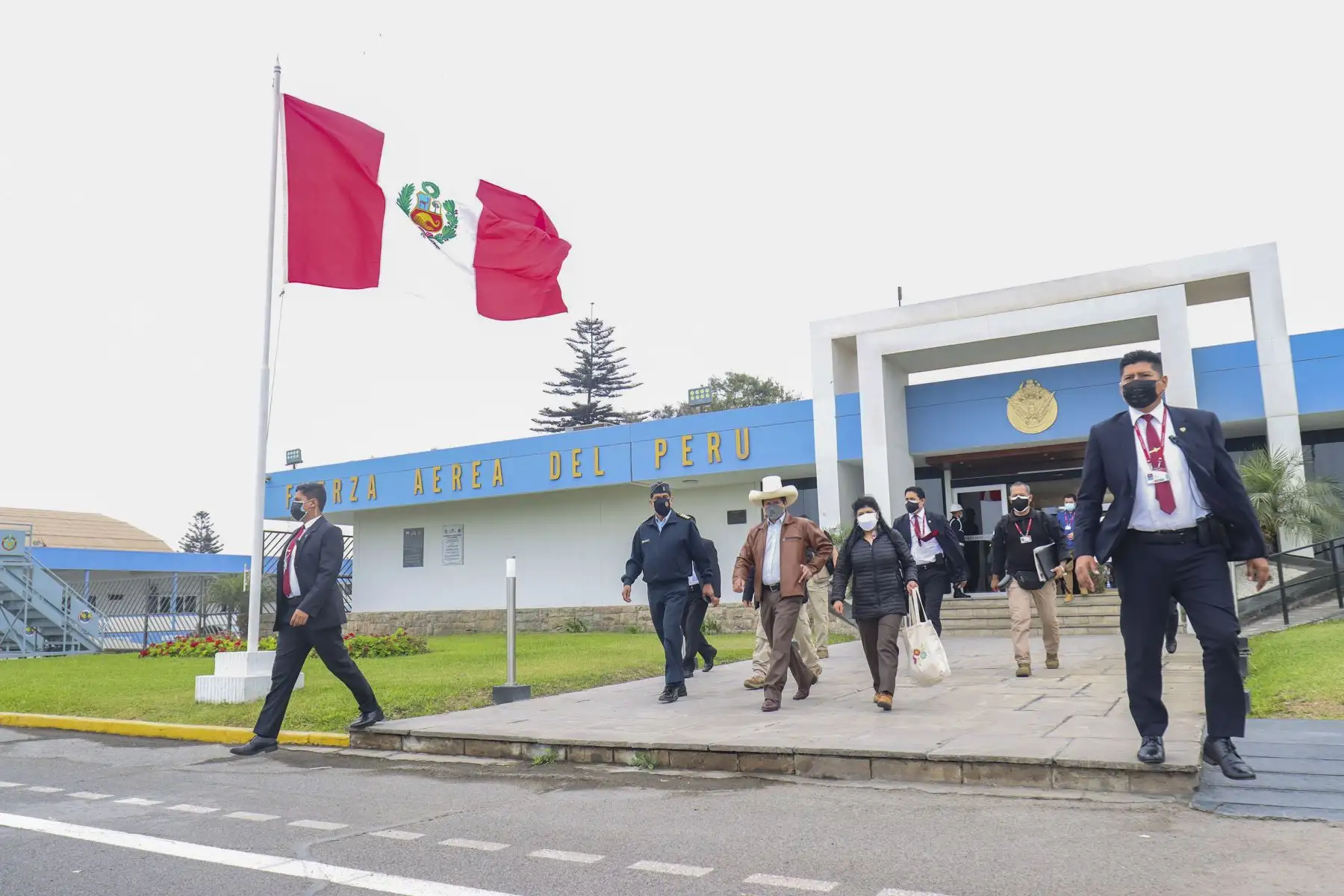 El presidente de la República, Pedro Castillo, junto a la Primera Dama, Lilia Paredes, se dirige a Yurimaguas para participar en la ceremonia de inauguración del VII Encuentro Nacional de Rondas Campesinas, Nativas y Urbanas del Perú. Foto: ANDINA/Prensa Presidencia