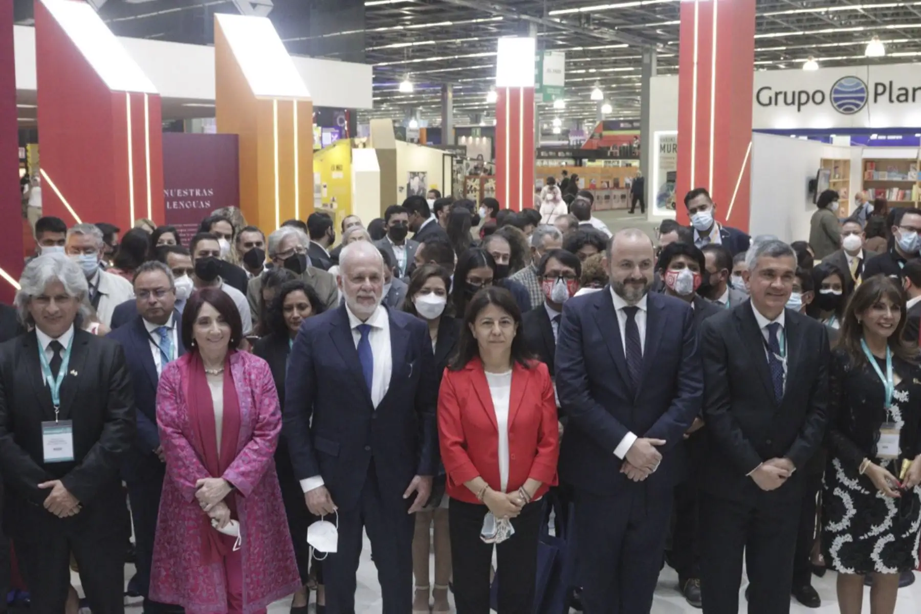 La ministra de Cultura, Gisela Ortiz, participó hoy en la ceremonia de inauguración de la 35 edición de la Feria Internacional del Libro de Guadalajara, en México, considerada la más importante del habla hispana en el mundo, que se desarrolla hasta el 5 de diciembre, teniendo al Perú como País Invitado de Honor. Foto: Mincul