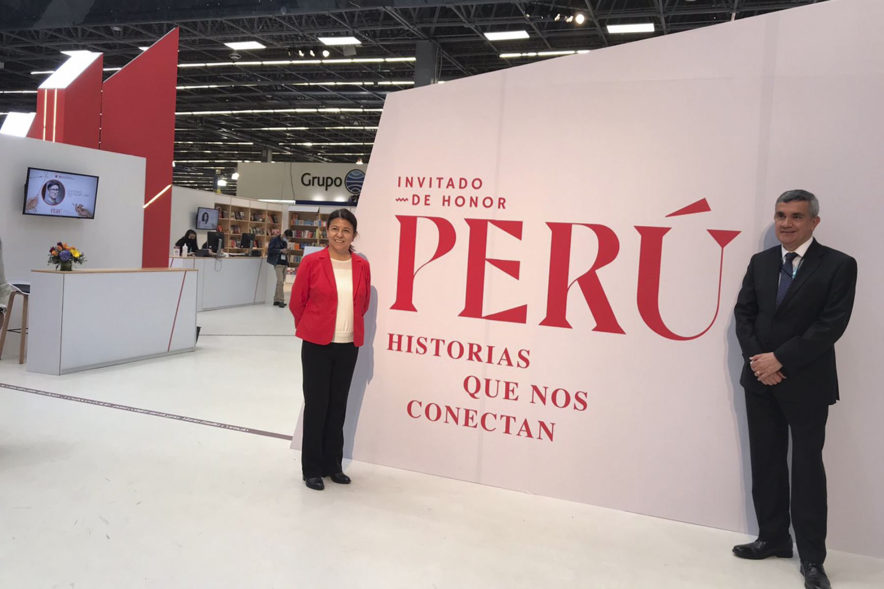 La ministra de Cultura, Gisela Ortiz, participó hoy en la ceremonia de inauguración de la 35 edición de la Feria Internacional del Libro de Guadalajara, en México, considerada la más importante del habla hispana en el mundo, que se desarrolla hasta el 5 de diciembre, teniendo al Perú como País Invitado de Honor. Foto: Mincul