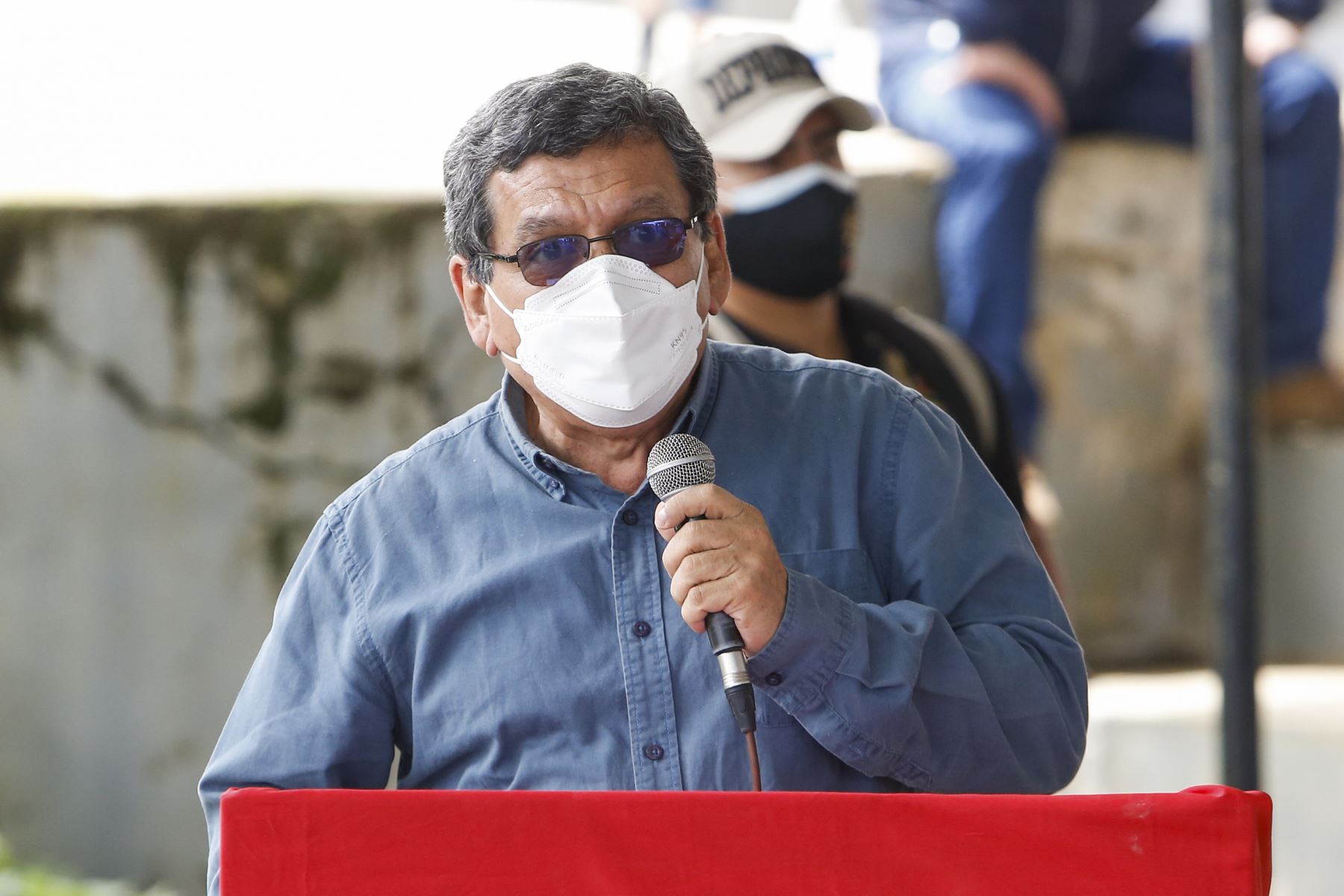 El ministro de Salud, Hernando Cevallos, supervisa vacunación contra la covid-19 y los avances de obra del hospital de Ayabaca, Piura. Foto: Minsa