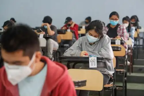 La propuesta de ley busca garantizar el acceso a los procesos de admisión de las universidades públicas, y eliminar cualquier tipo de discriminación económica entre los postulantes. Foto: ANDINA