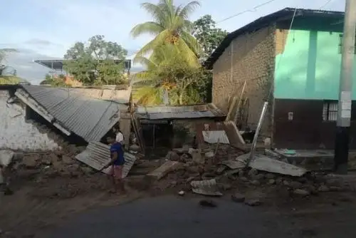 Diversas instituciones competentes y sectores continúan atendiendo la emergencia producida por el sismo.