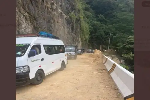 Se van limpiando las diversas carreteras que quedaron bloqueadas por los deslizamientos y derrumbes que generó el evento telúrico en Amazonas.