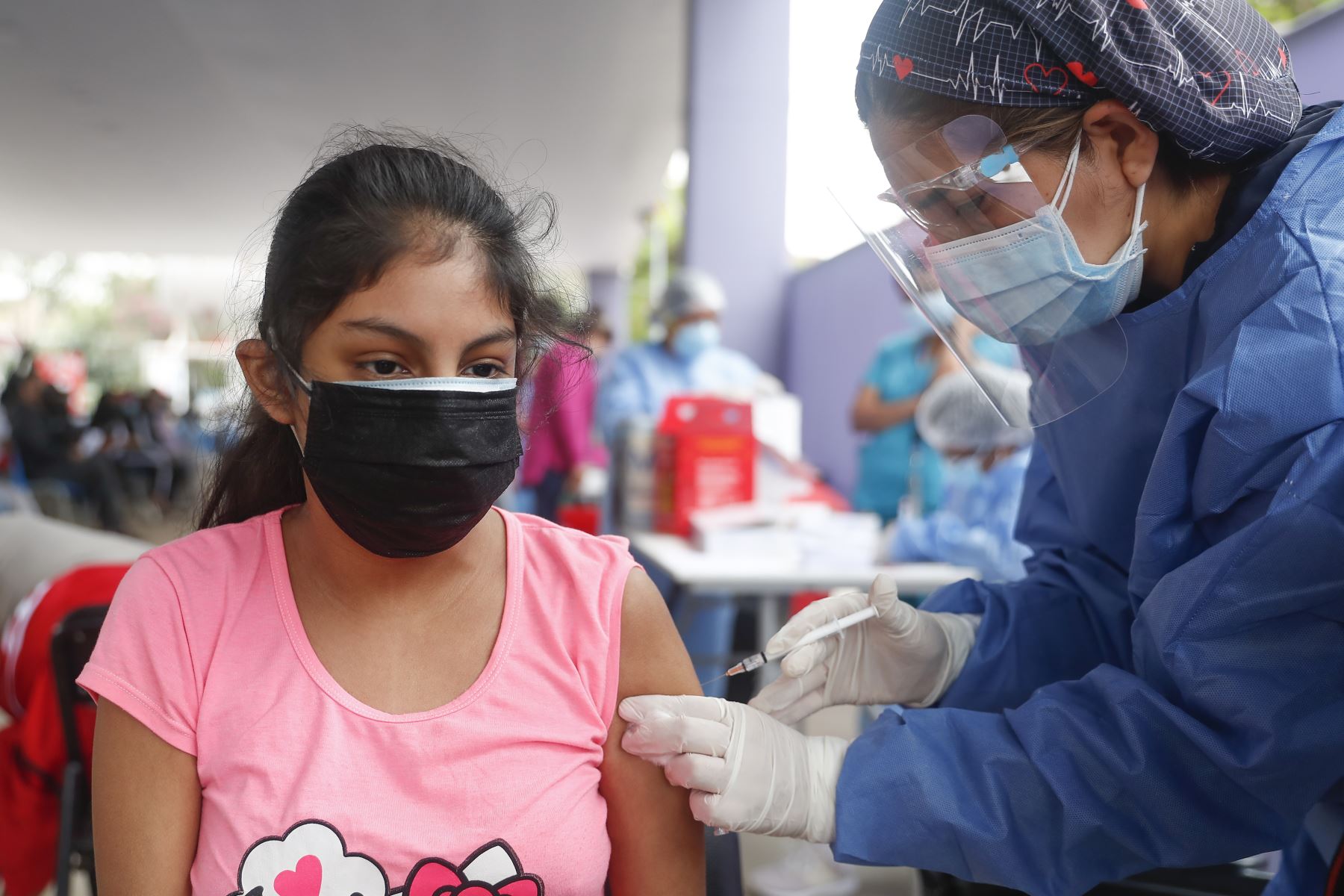 Continúa la vacunación contra el covid-19 en el Parque Zonal Mayta Cápac en SMP. Foto: ANDINA/Renato Pajuelo