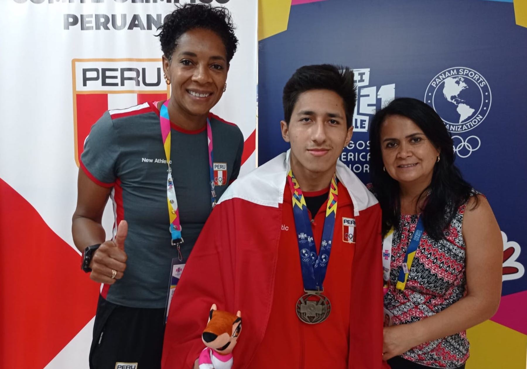 Edward Alarcón cosechó dos medallas en anillas y arzones en los Juegos Panamericanos Junior Cali-Calle 2021