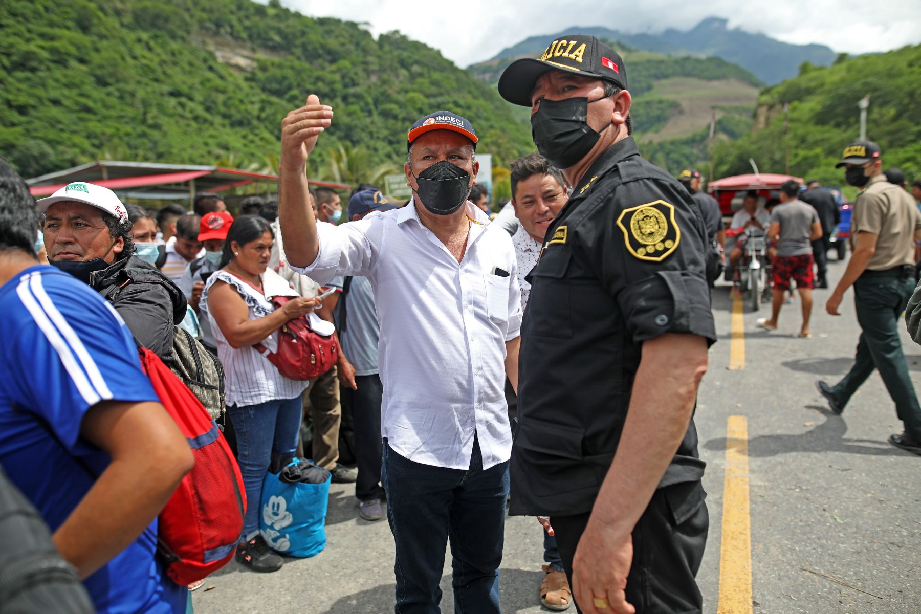 Presidente Pedro Castillo dispuso la evacuación aérea de personas aisladas en Utcubamba debido a la destrucción de la carretera Fernando Belaúnde Terry. Foto: ANDINA/Prensa Presidencia