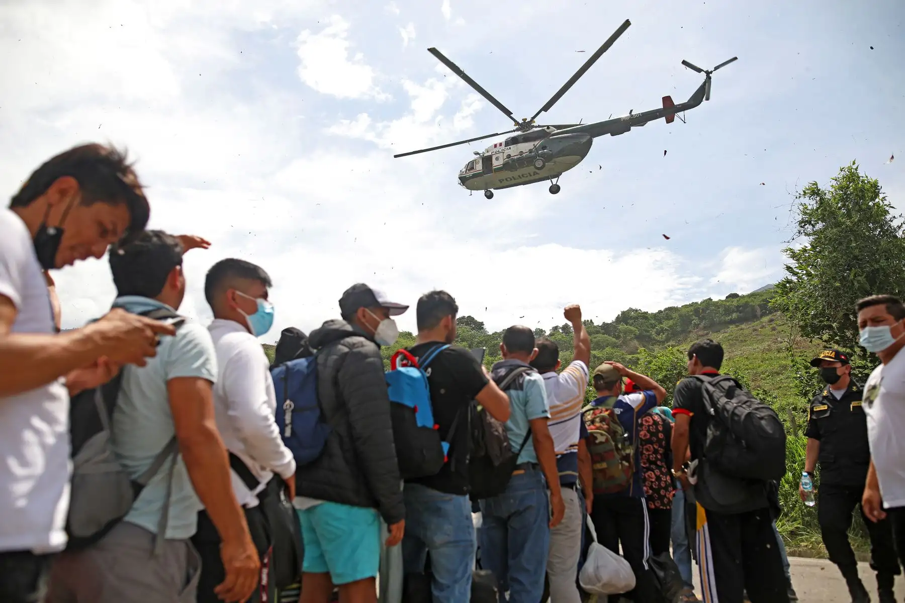 Presidente Pedro Castillo dispuso la evacuación aérea de personas aisladas en Utcubamba debido a la destrucción de la carretera Fernando Belaúnde Terry. Foto: ANDINA/Prensa Presidencia