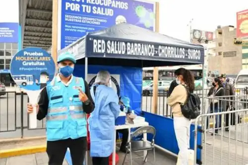 La alianza entre la ATU y el Minsa siguen dadon sus frutos, ahora el tamizaje gratuito de pruebas moleculares será en el terminal Matellini. ANDINA/ ATU