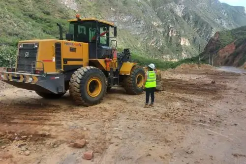 El Ministerio de Transportes y Comunicaciones atiende las emergencias viales en las regiones afectadas por el sismo del domingo. Foto: ANDINA/Difusión