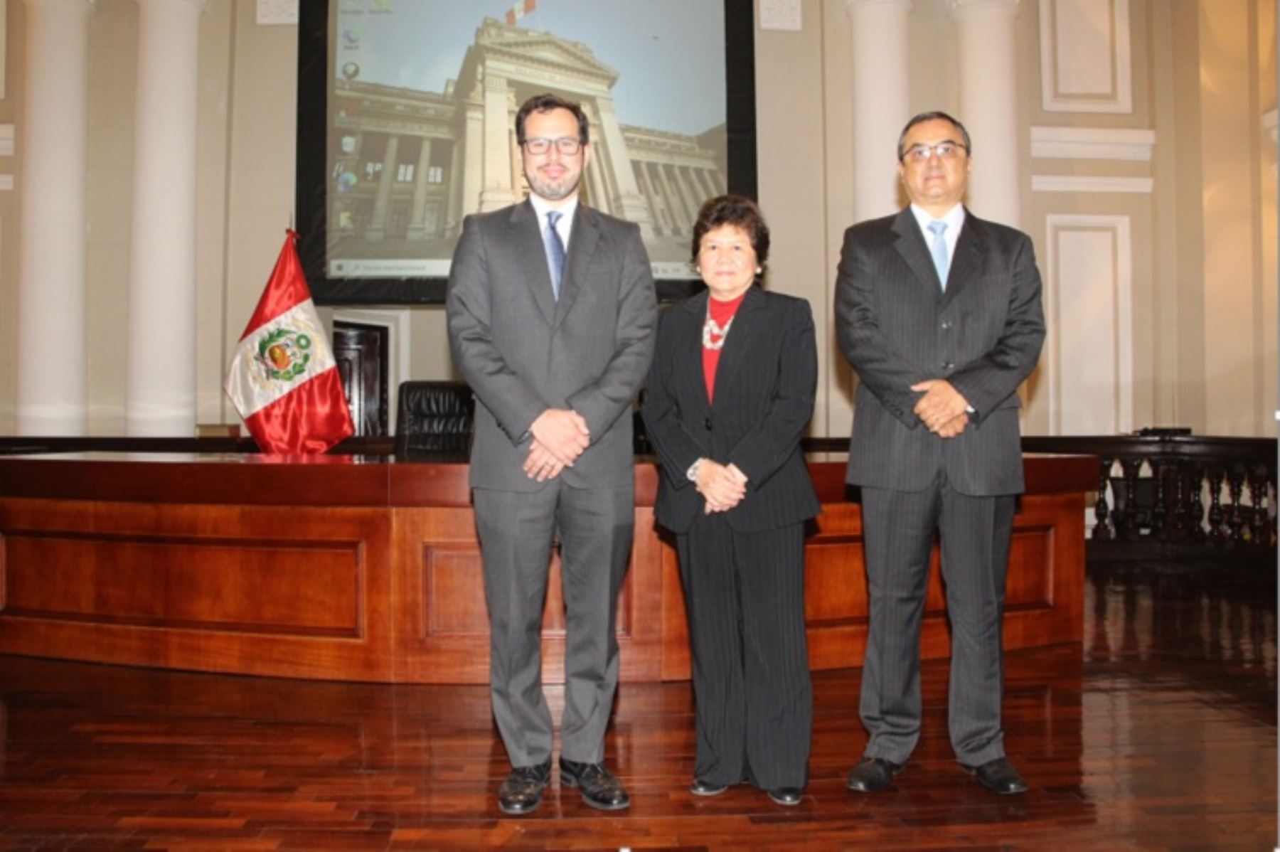 Economistas Diego Macera Poli, Marylin Choy Chong y Carlos Oliva Neyra juramentaron al cargo de directores del Banco Central de Reserva del Perú (BCR), Foto: Cortesía.