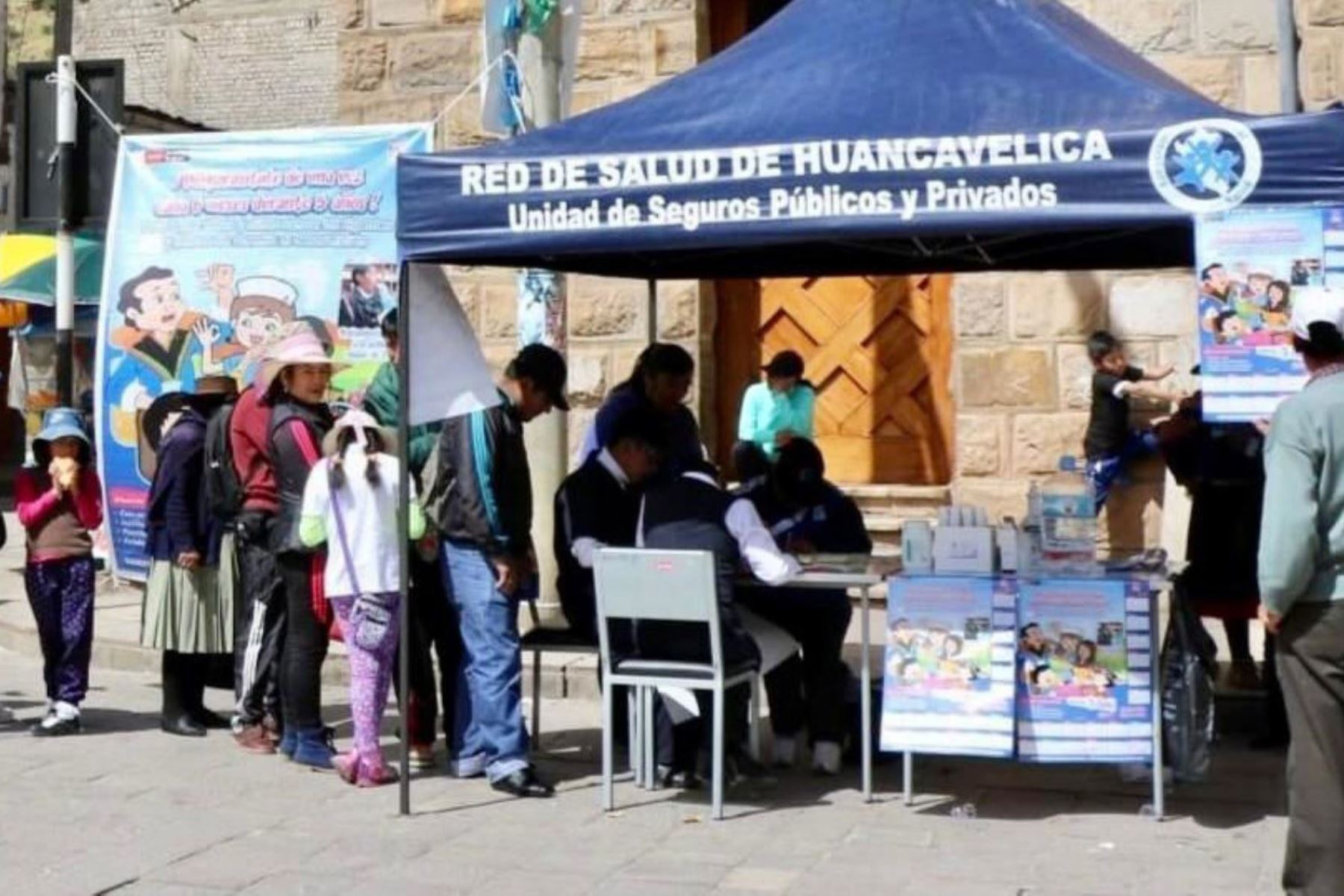 Huancavelica movilizará brigadas de salud para acelerar vacunación contra el covid-19 y tomar pruebas moleculares de descarte. Foto: cortesía.
