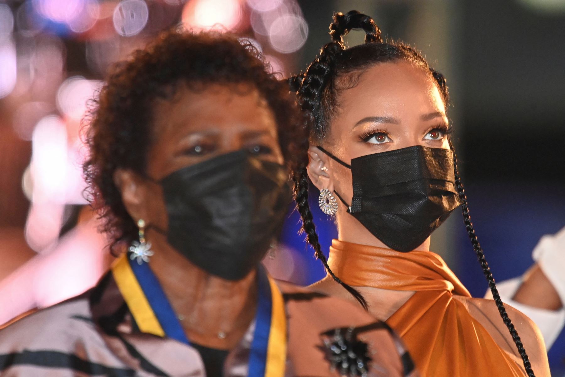 Rihanna, honrada como Héroe Nacional, asiste a la Ceremonia de Inauguración Presidencial en Heroes Square en Bridgetown, Barbados. Foto: AFP