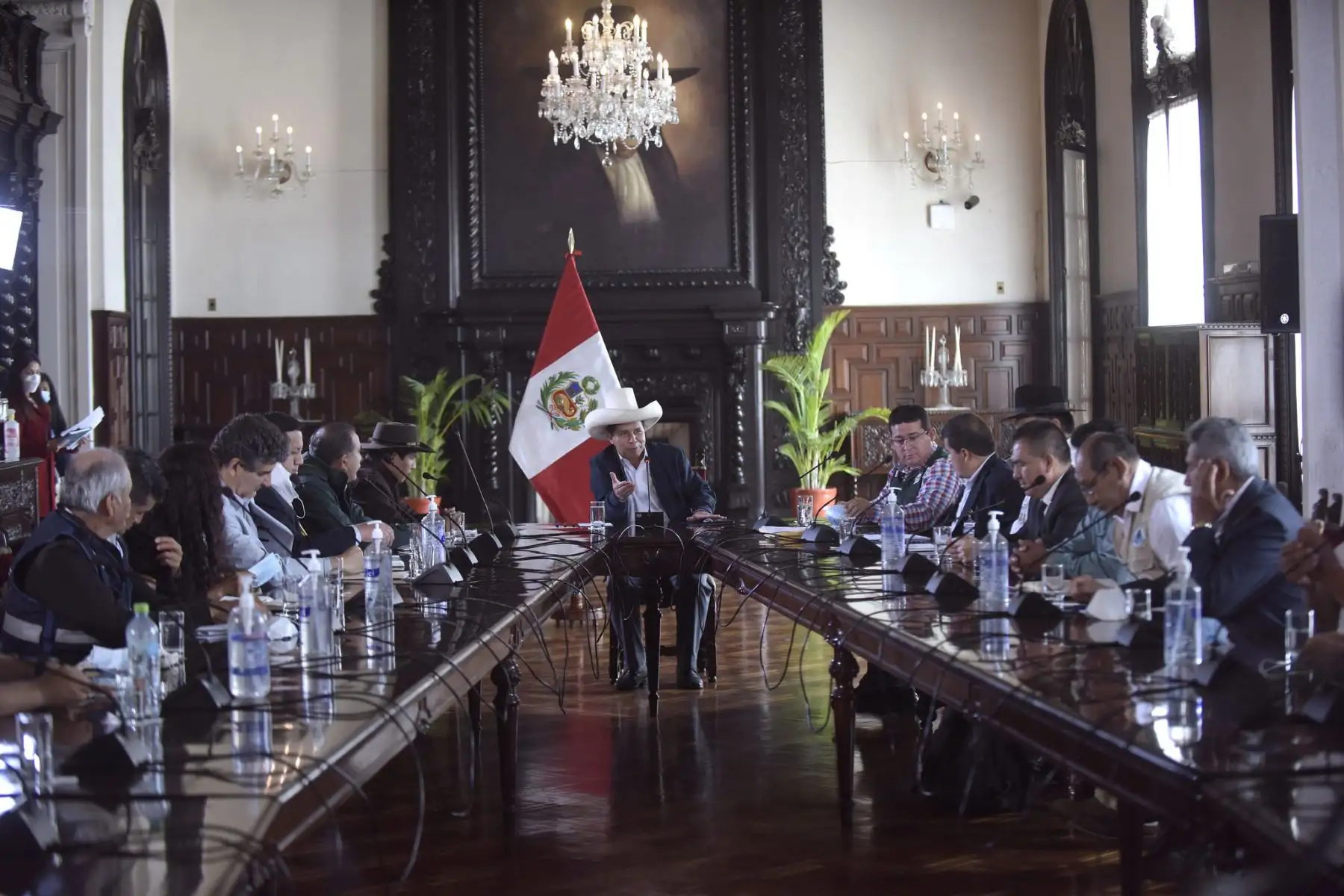 El presidente Pedro Castillo se reúne con gremios de productores de arroz y representantes de la Convención Nacional del Agro Peruano (Conveagro). Foto: ANDINA/ Prensa Presidencia
