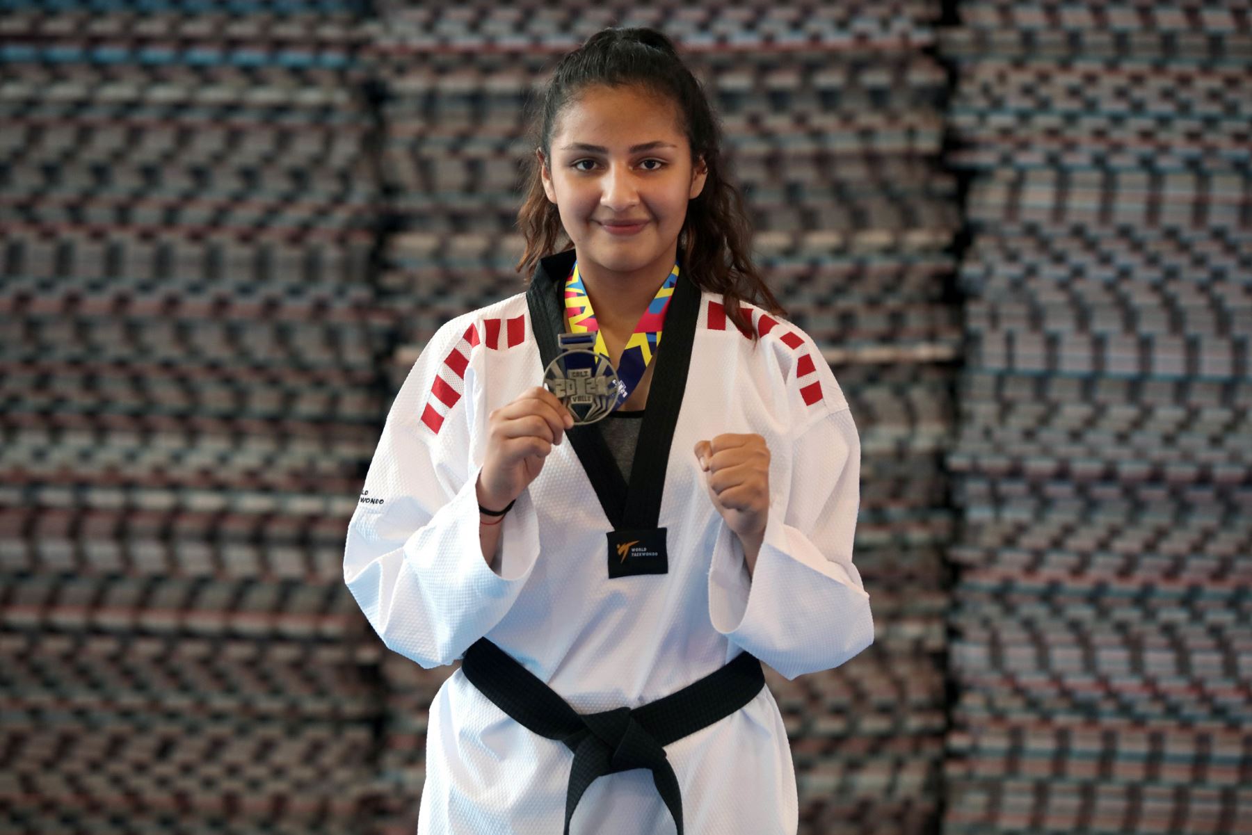 Panamericano Junior: Medallista Eliana Vásquez fue homenajeada en Videna