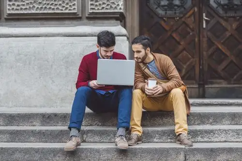 En América Latina, el 95% de los estudiantes y el 92% de directores de carrera creen que el acceso a la tecnología tiene un alto impacto en el éxito de los estudiantes.