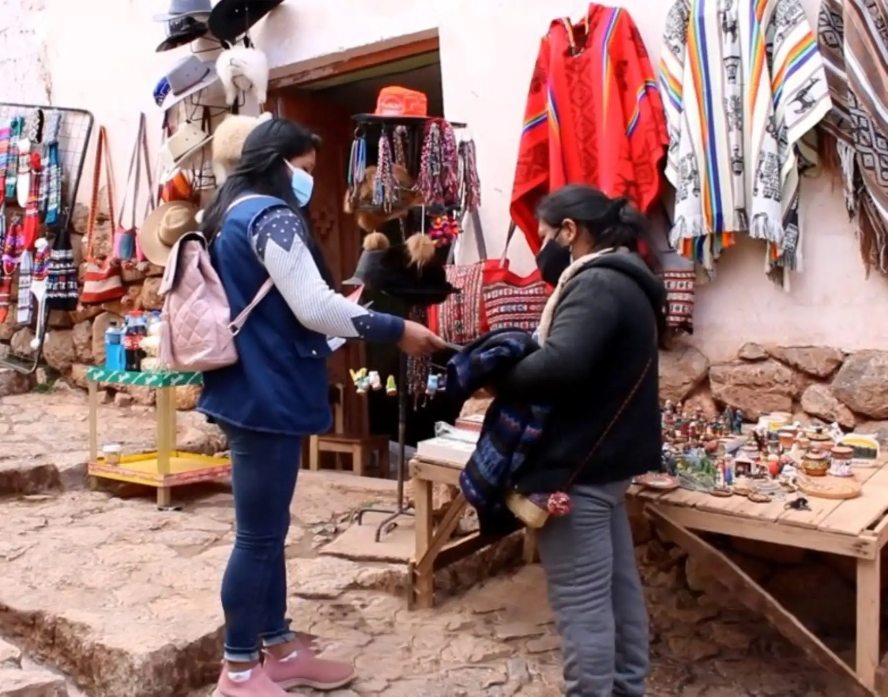 Lucy Sallo Llihuaca es el orgullo de Cusco. La joven estudiante ganó un concurso de video internacional organizado por el Programa de Cooperación de la Unión Europea (EUROsociAL+) que promueve la orientación tributaria en los emprendedores. ​ANDINA/Difusió