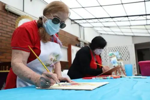 El Centro del Adulto Mayor de San Borja fue el primero en reanudar sus actividades de manera semipresencial. Foto: ANDINA/Difusión