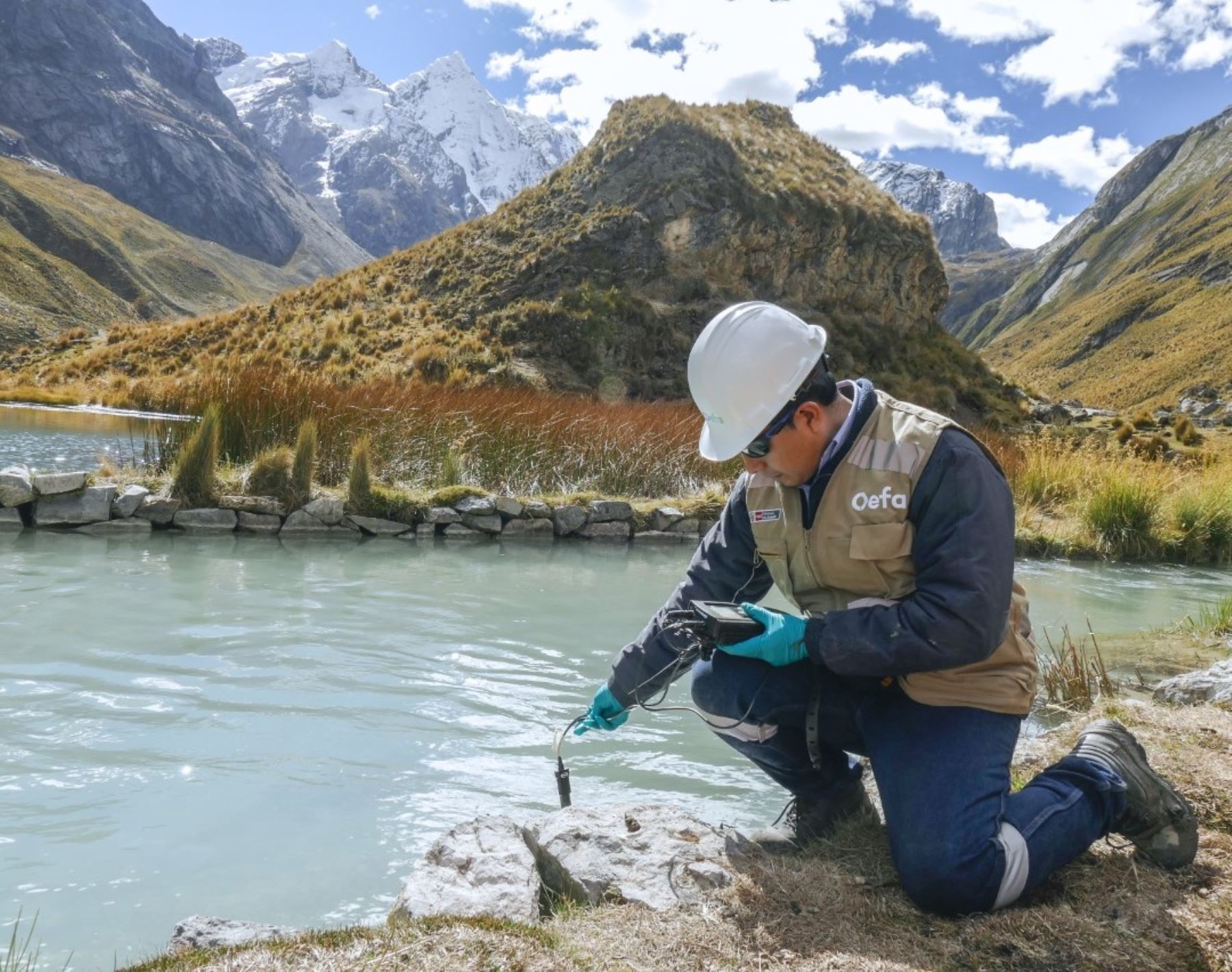 OEFA supervisa el cumplimiento de medidas impuestas a una empresa minera por una emergencia ambiental en Pasco a causa de una presunta afectación a un manantial.