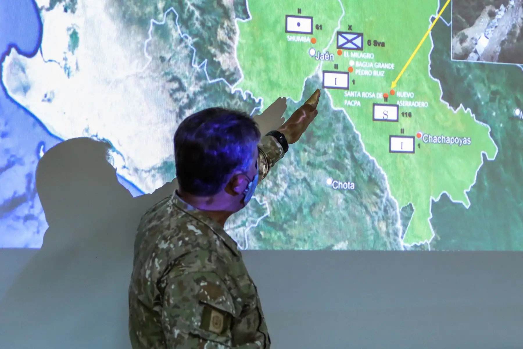Mandatario Pedro Castillo, desde el fuerte militar Vencedores del Cenepa – El Milagro, en Bagua, región Amazonas, lidera las acciones para atender a la población damnificada de las zonas afectadas por el sismo. Foto: ANDINA/Prensa Presidencia