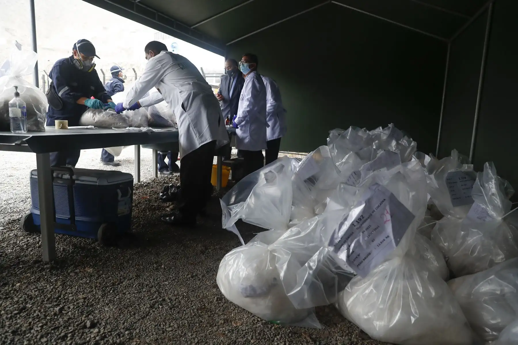 Mininter ejecuta proceso de destrucción 13 toneladas de droga decomisada, en la sede de la DIROES. Esta cifra se suman más de 83 toneladas de drogada destruida durante el 2021. Foto: ANDINA/Renato Pajuelo