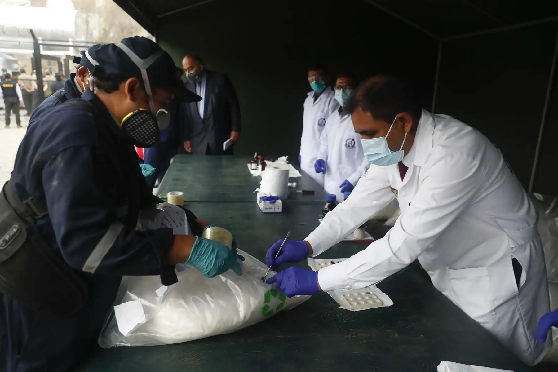 Mininter ejecuta proceso de destrucción 13 toneladas de droga decomisada, en la sede de la DIROES. Esta cifra se suman más de 83 toneladas de drogada destruida durante el 2021. Foto: ANDINA/Renato Pajuelo