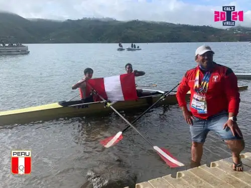 Angel Sosa y Cesar Cipriani  ganan medalla de bronce en remo en los I Juegos Panamericanos Junior