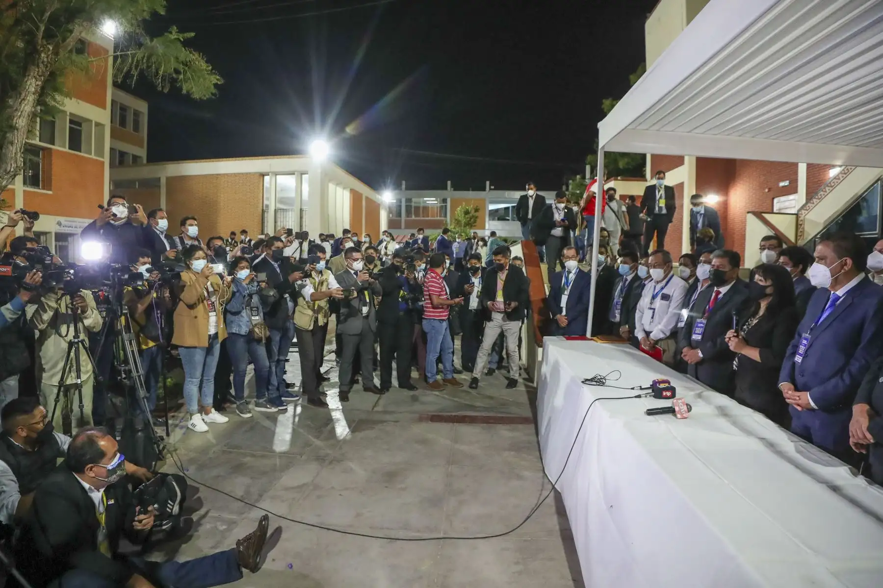 La presidenta del Consejo de Ministros, Mirtha Vásquez, participó en el GORE Ejecutivo. La titular de la PCM y ministros de Estado sostuvieron una reunión con los gobernadores regionales en la Universidad Nacional de Trujillo. Foto: ANDINA/PCM