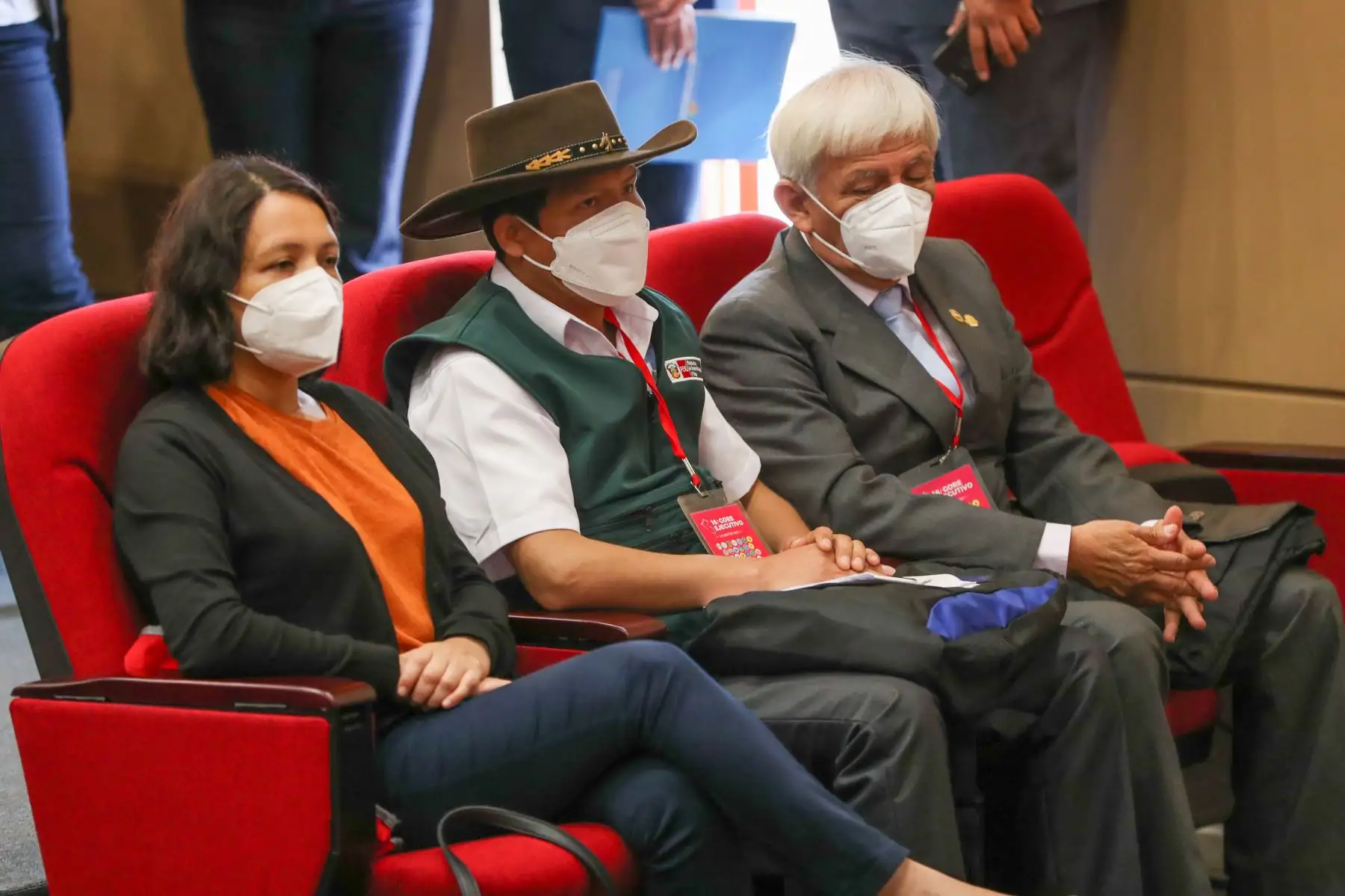 La premier Mirtha Vásquez, junto con la titular del Midis, Dina Boluarte y el presidente de la ANGRPy gobernador de Ayacucho, Carlos Rua, dio inicio a las mesas técnicas entre los gobiernos regionales y ministerios, en la segunda jornada del GORE Ejecutivo en Trujillo.
Foto: ANDINA / PCM
