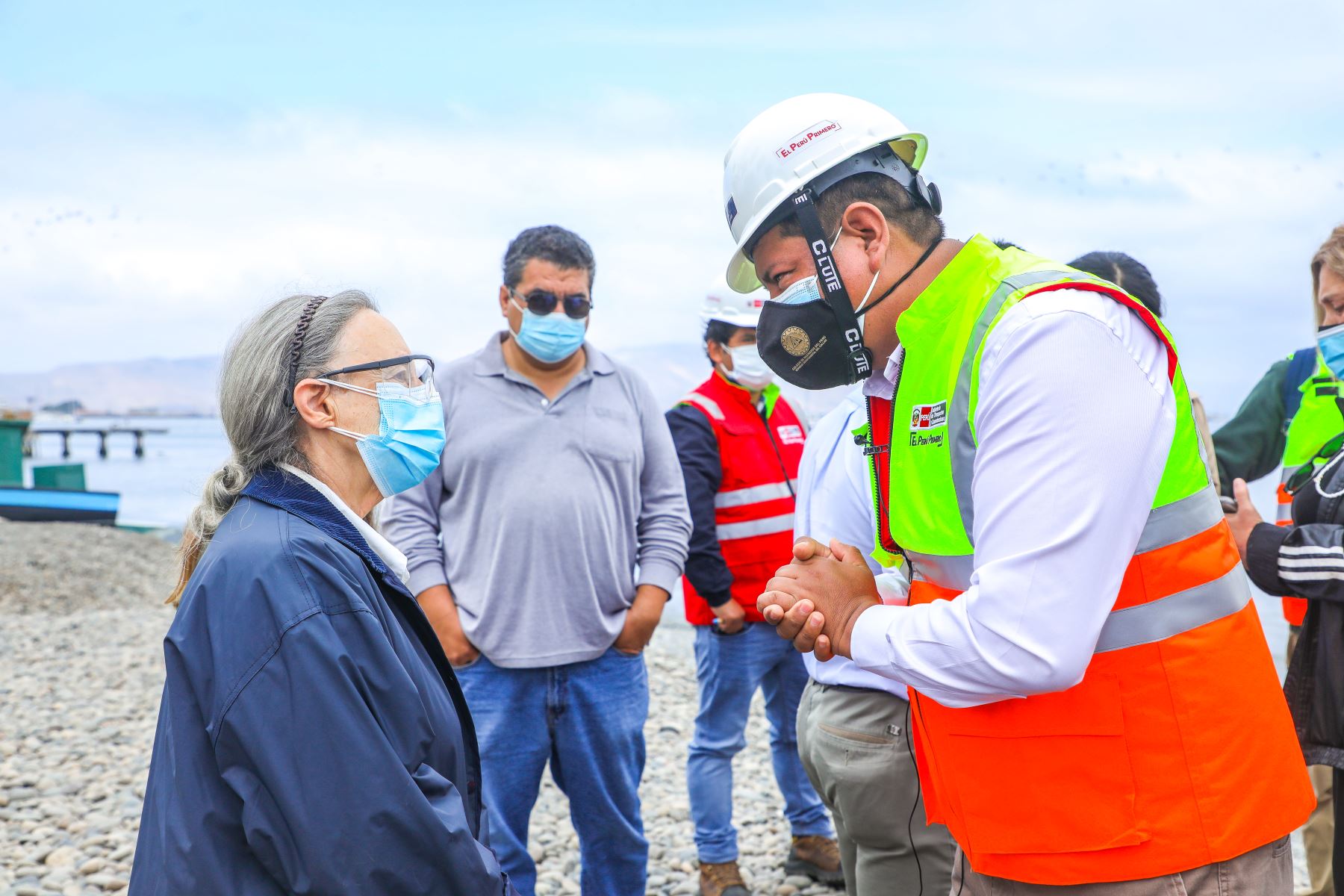 El director general de Asuntos Ambientales del Viceministerio de Transportes, Arturo Espinoza, recorrió la zona afectada junto a un equipo de especialistas del sector.
FOTO: ANDINA/MTC