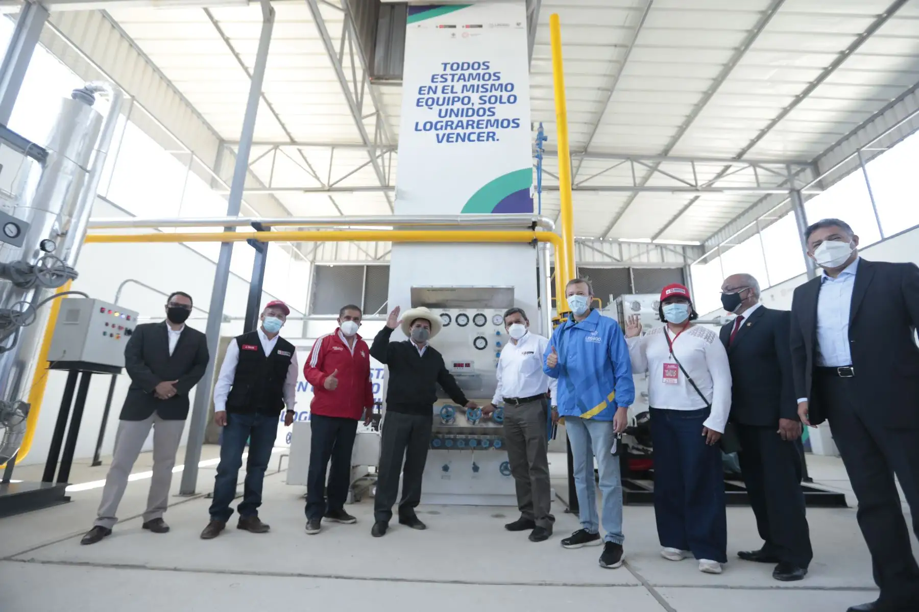 Presidente de la República, Pedro Castillo, viaja a la región La Libertad para hacer entrega de la fábrica de oxígeno criogénica en la provincia de Pacasmayo.
FOTO: ANDINA/Presidencia Perú