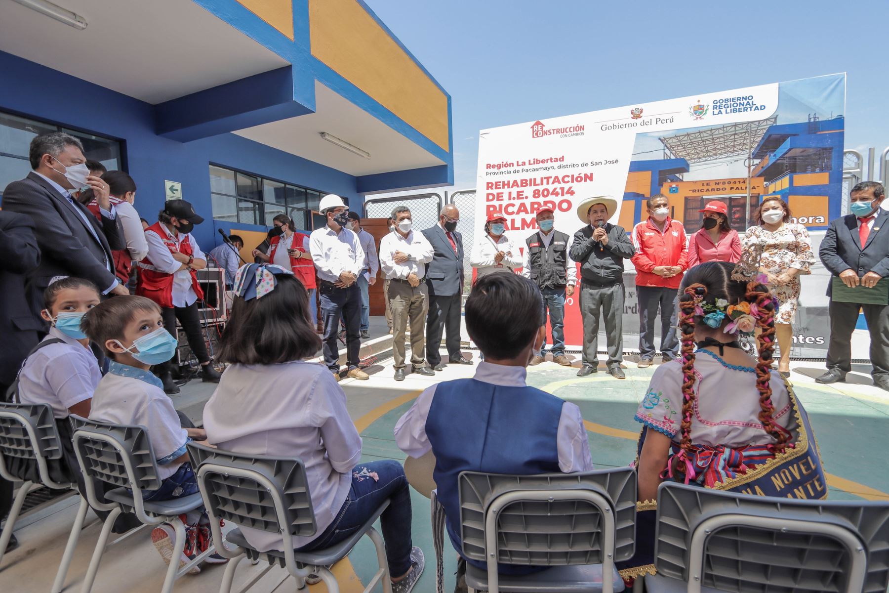 El presidente Pedro Castillo, inauguró local escolar 80414 Ricardo Palma, en el distrito de Pacasmayo, La Libertad.
Foto: ARCC