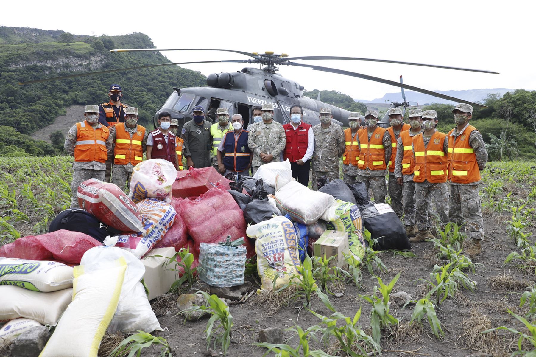 “Se está solicitando la reapertura de vuelos a Chachapoyas por la emergencia, además de intensificar a través del Ejército y la  Fuerza Aérea Peruana el apoyo con el puente aéreo”, reclacó el gobierno regional Öscar Altamirano.ANDINA/Difusión