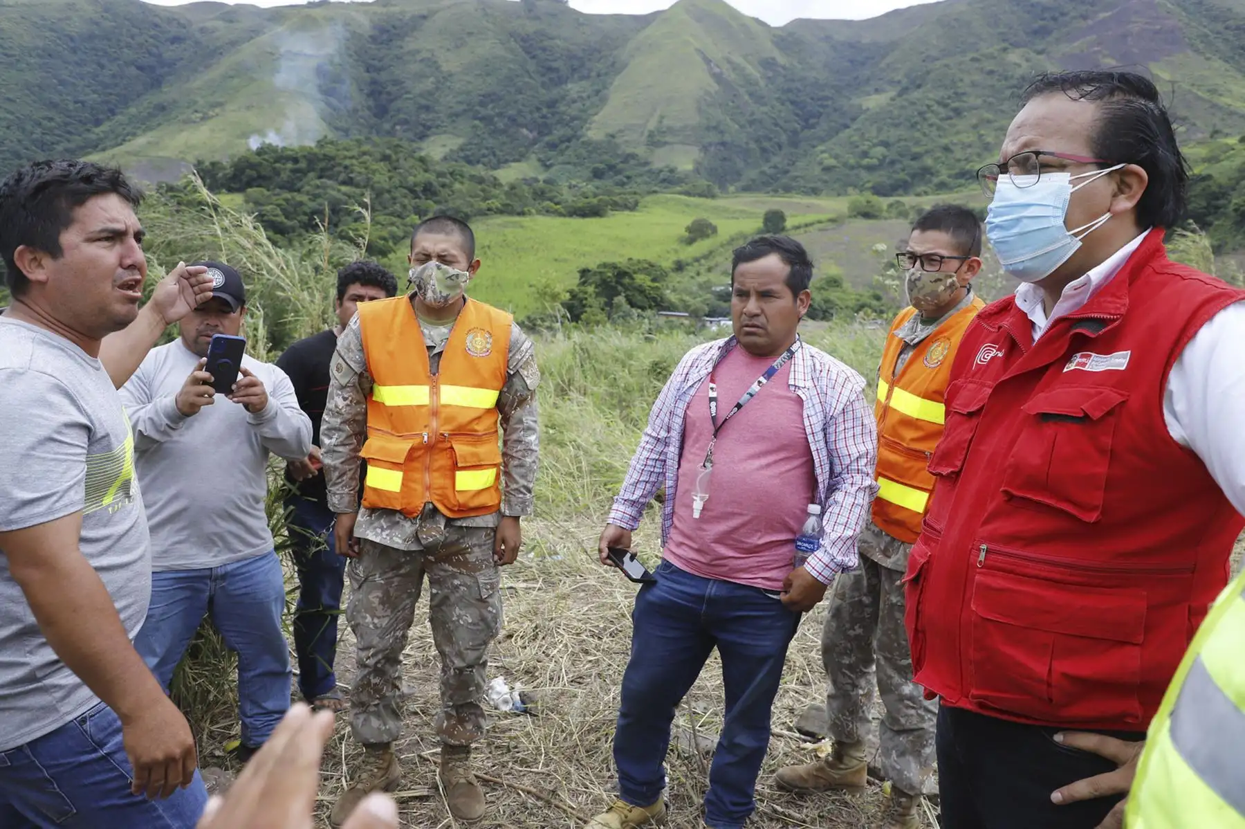 El ministro de Comercio Exterior y turismo, Roberto Sánchez, llegó a Utcubamba, en la región Amazonas, para supervisar las acciones de apoyo a los damnificados por el terremoto de magnitud 7.5 ocurrido el 28 de noviembre. Foto: ANDINA/Mincetur
