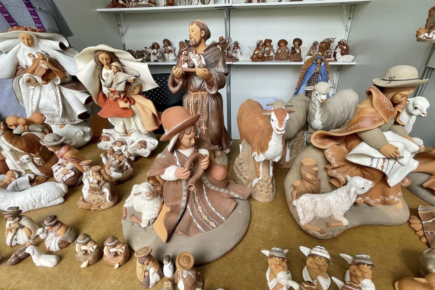 Se inauguró la Feria Nacional de Artesanía "De Nuestras Manos". La viceministra de Turismo de Mincetur, Isabel Álvarez inauguró la feria más importante del año que congrega a destacados artesanos a nivel nacional,incluidos los grandes amautas de la artesanía del Perú. Foto: Mincetur